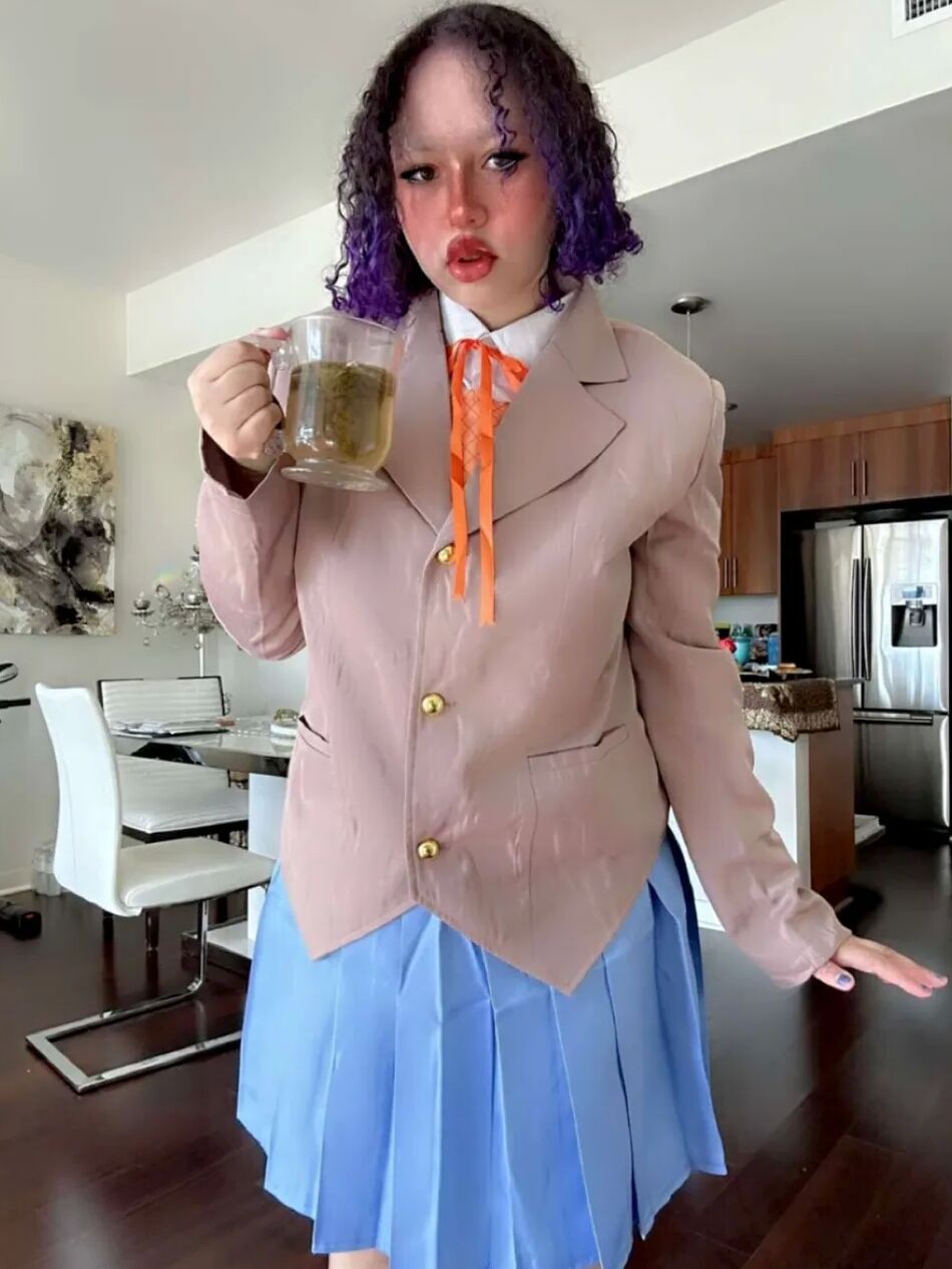 15 Pics Doki Doki Literature Club Yuri Cosplay