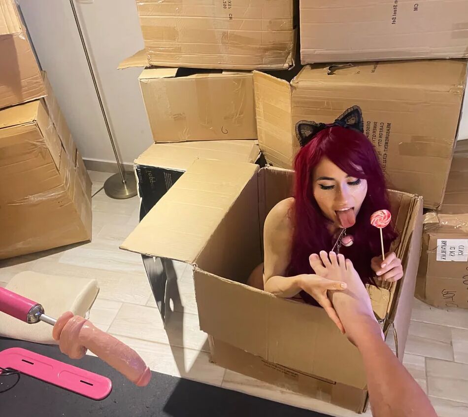 7 Pics Fetish sex out of the box