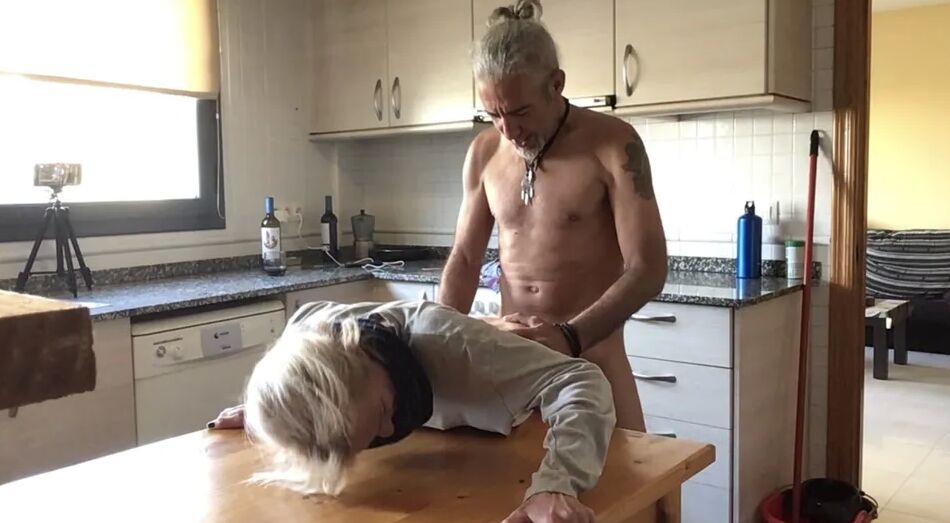 20 Pics LOVE IN THE KITCHEN ( Full vid in my profile )