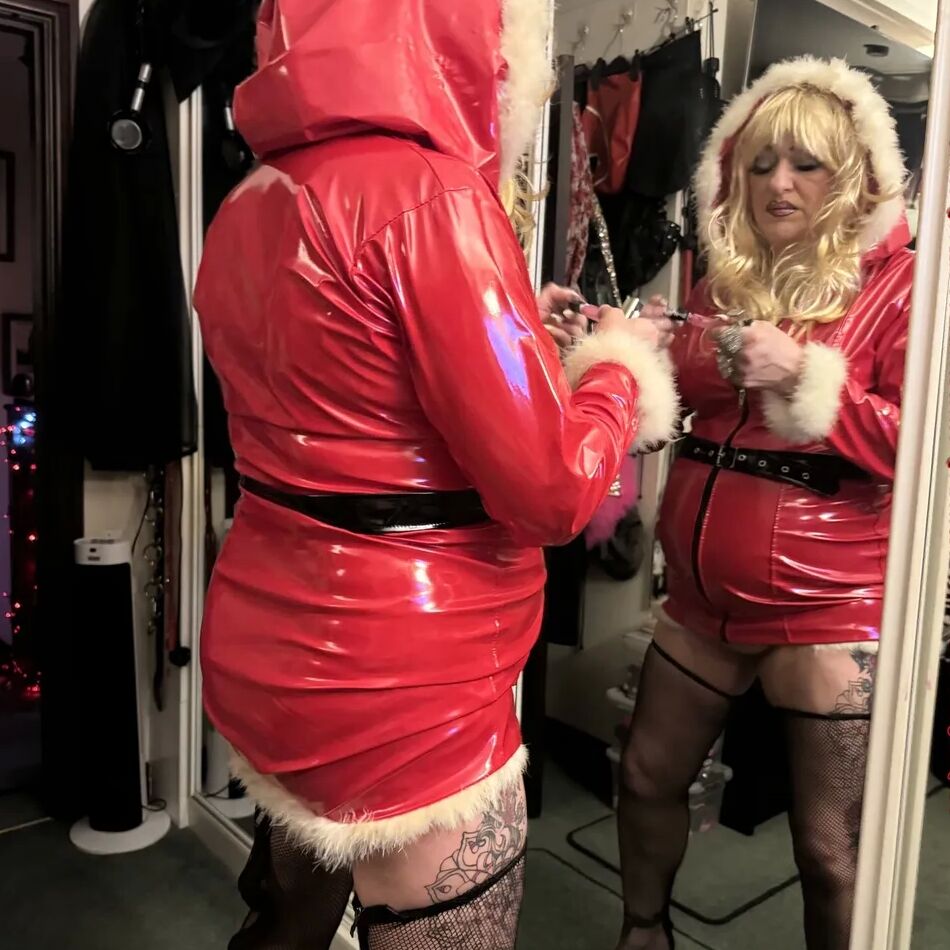 20 Pics MERRY CHRISTMAS TO ALL MY FANS LOVE SHIRLEY
