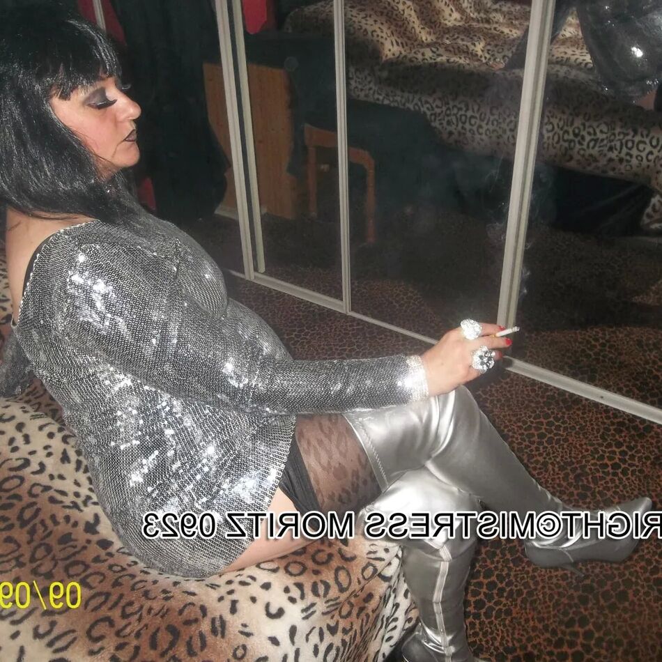 20 Pics SHIRLEY SLUT 681