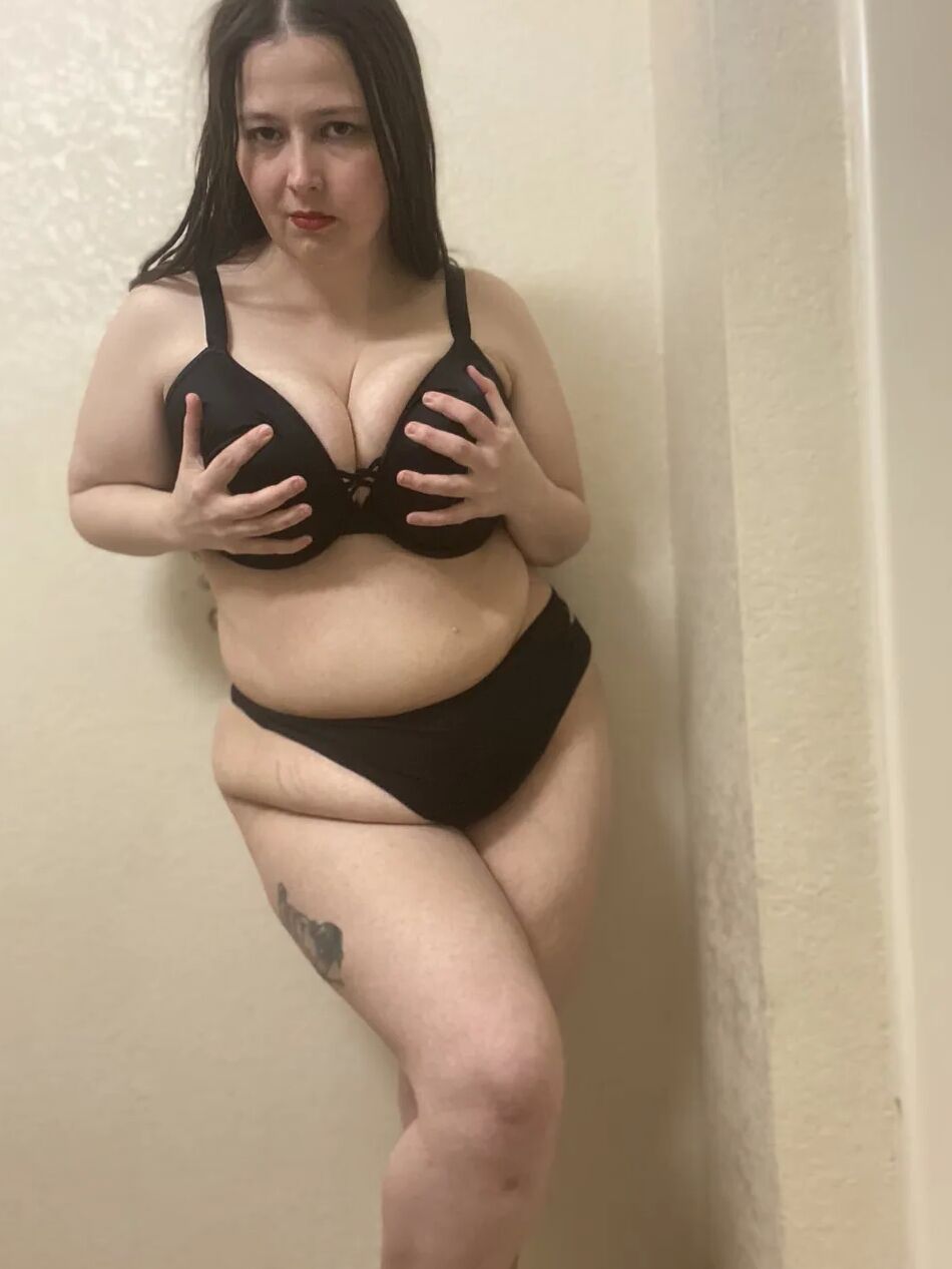 20 Pics Feeling frisky