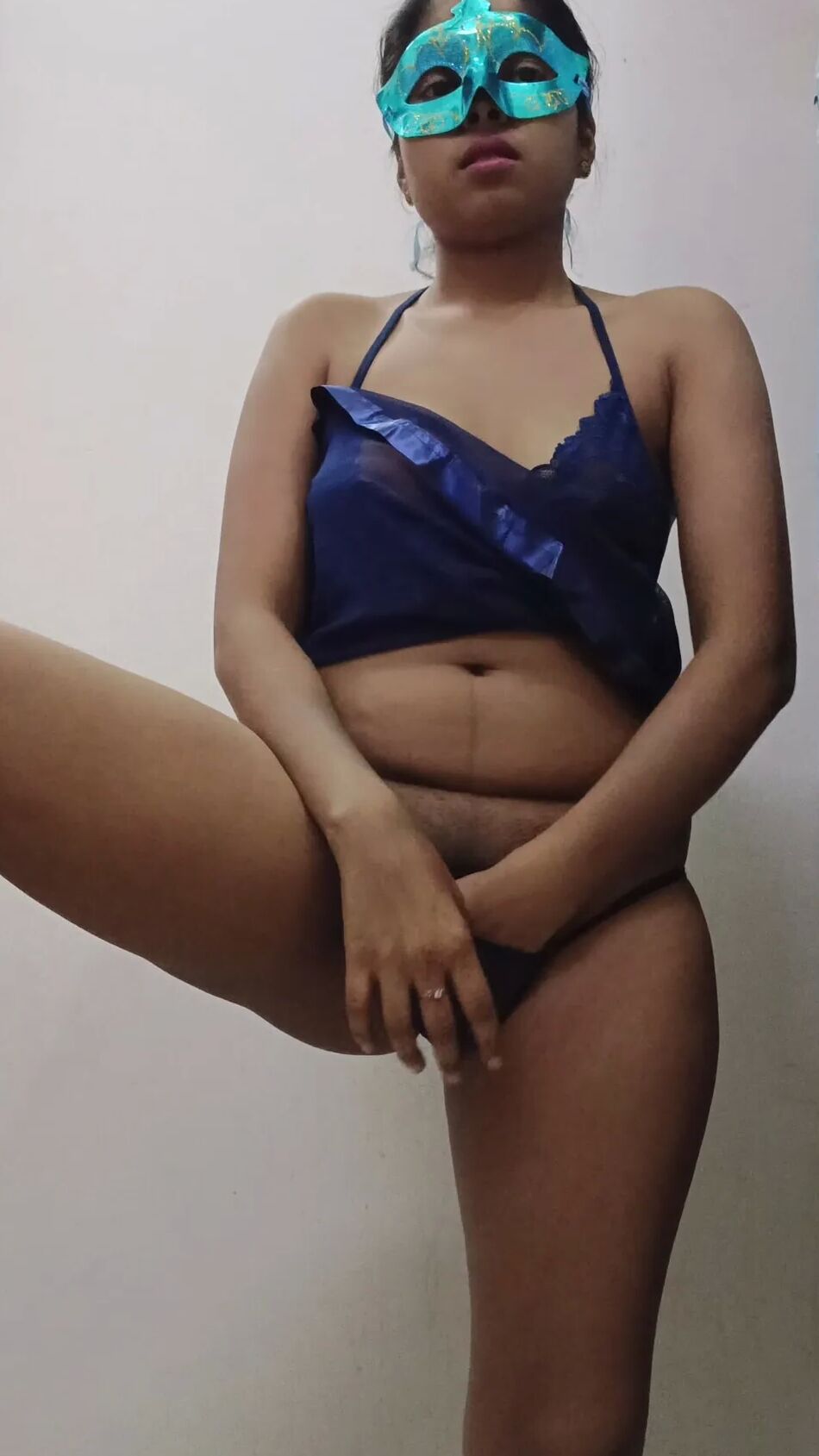 14 Pics Sexy curvy wife