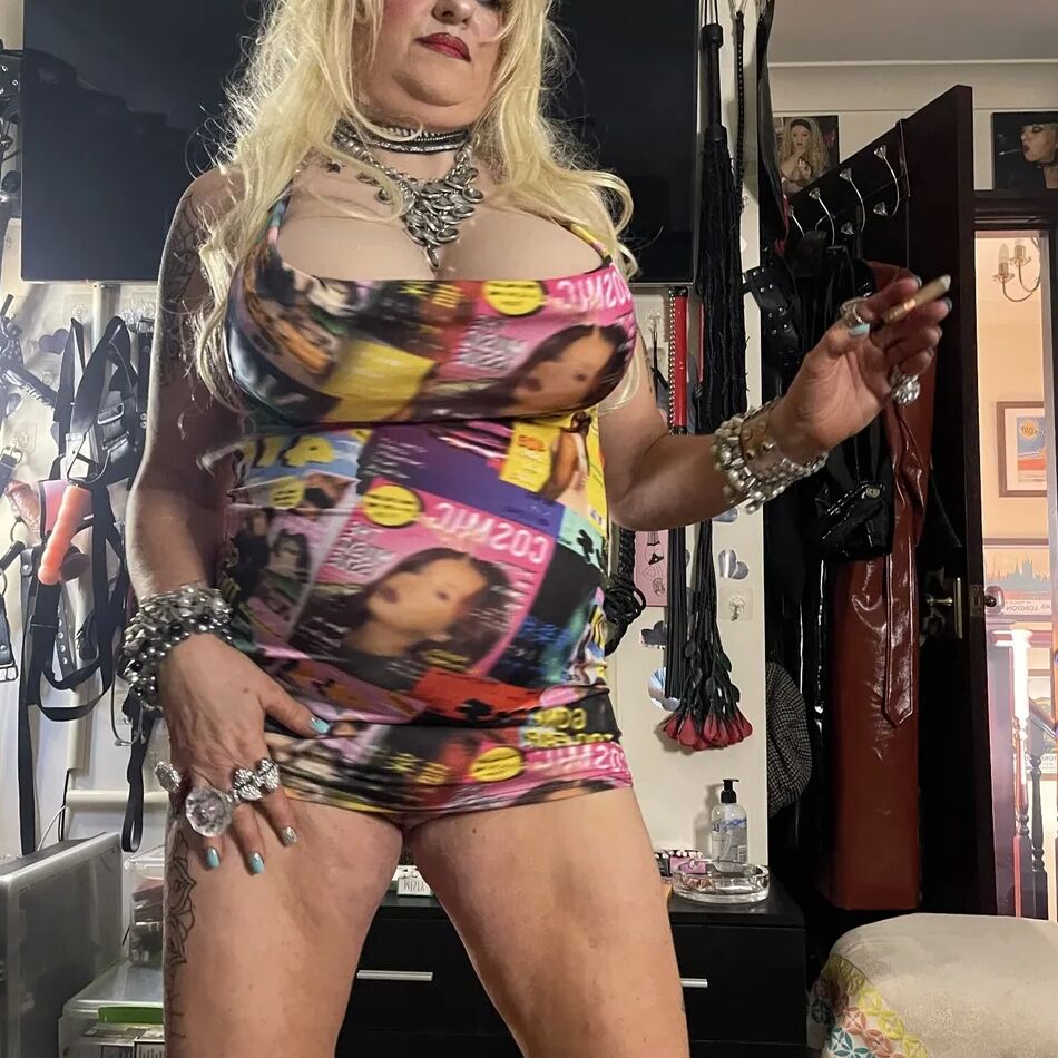 20 Pics SEXY BIG TITS SHIRLEY 2