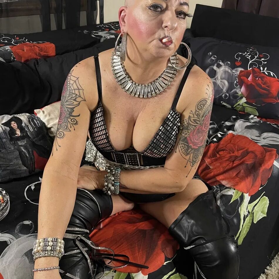 20 Pics MY NEW HAIRDRESSER