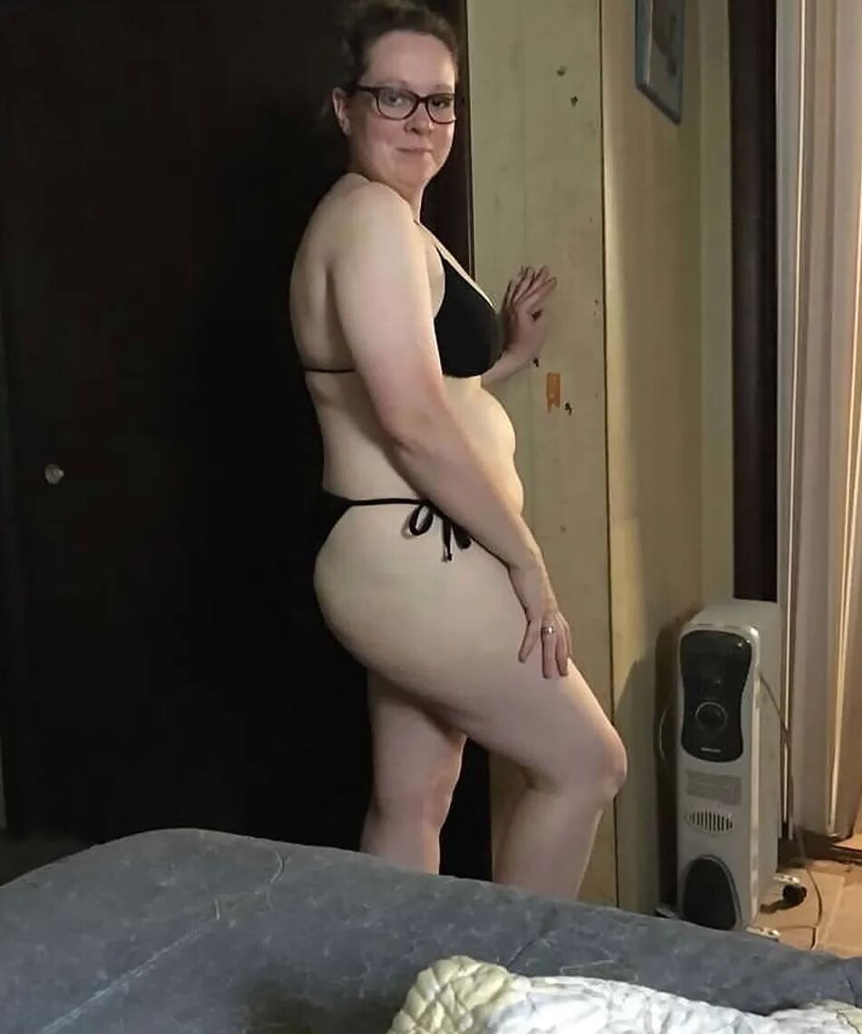 20 Pics Trying to be sexy