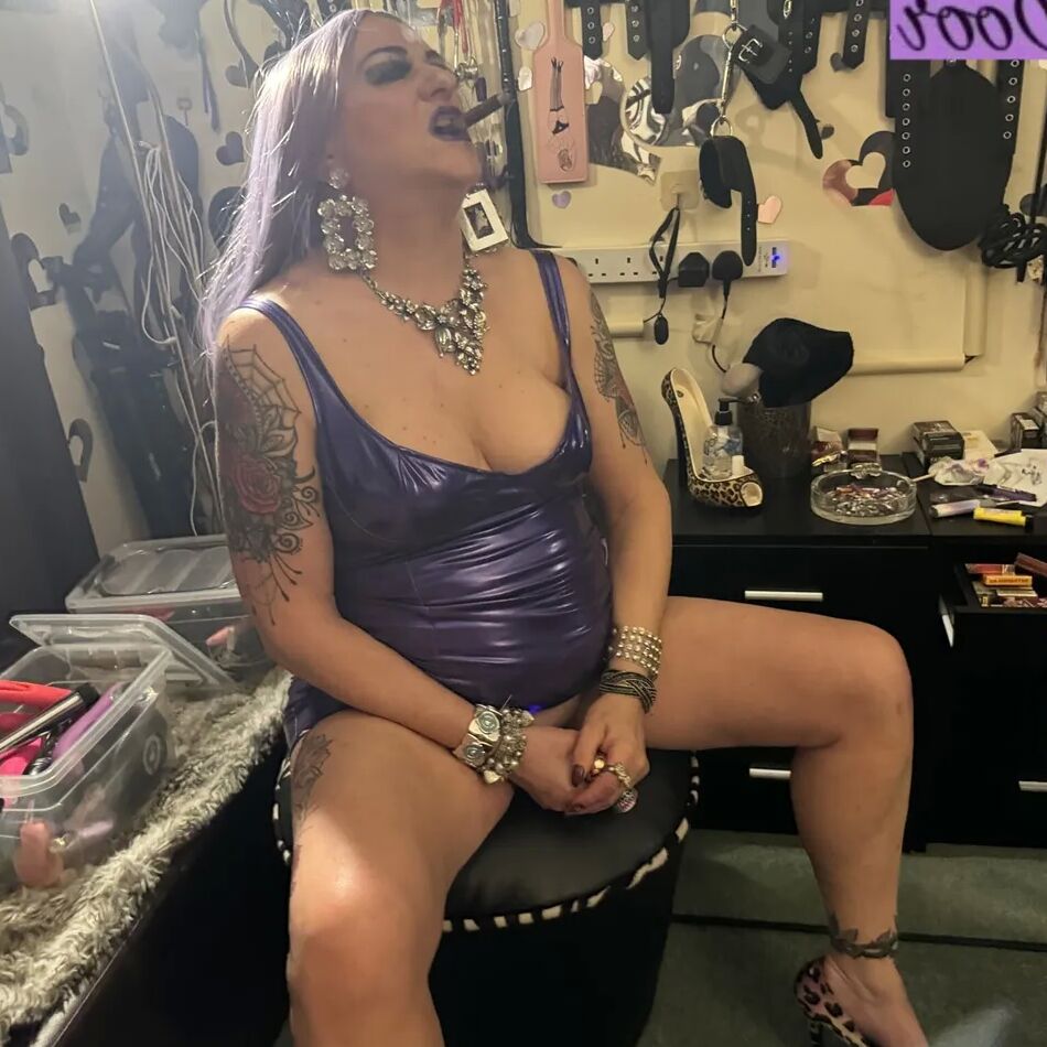 20 Pics SHIRLEY WHORE NEXT DOOR