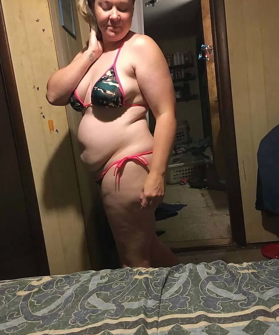 20 Pics Trying to be sexy