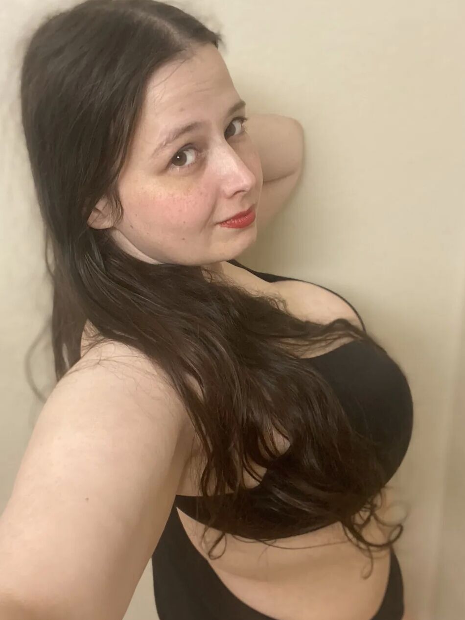 20 Pics Feeling frisky