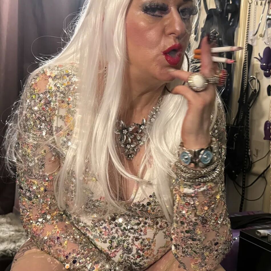 20 Pics SHAMELESS SLUT SHIRLEY