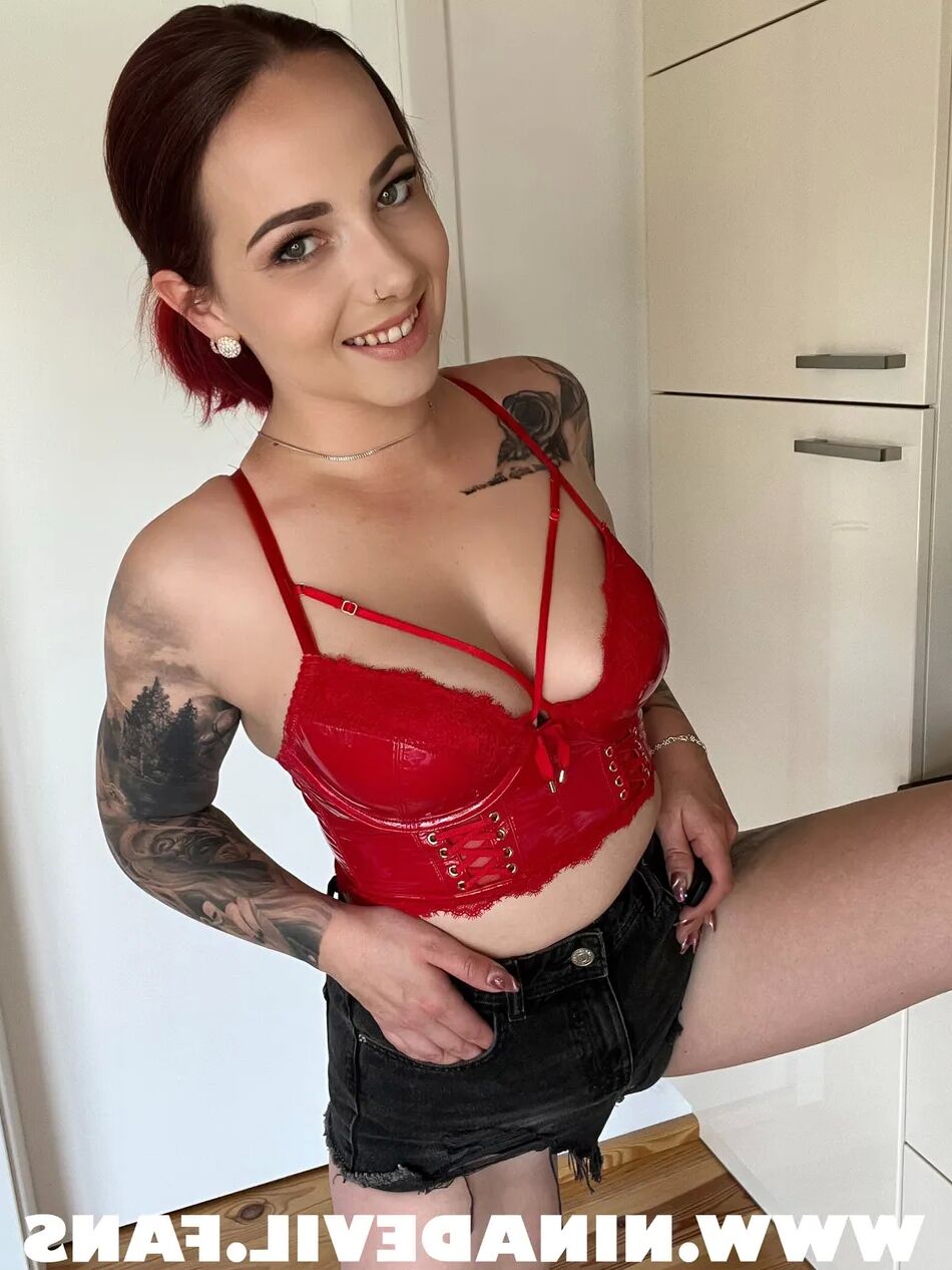 5 Pics Sexy home pics