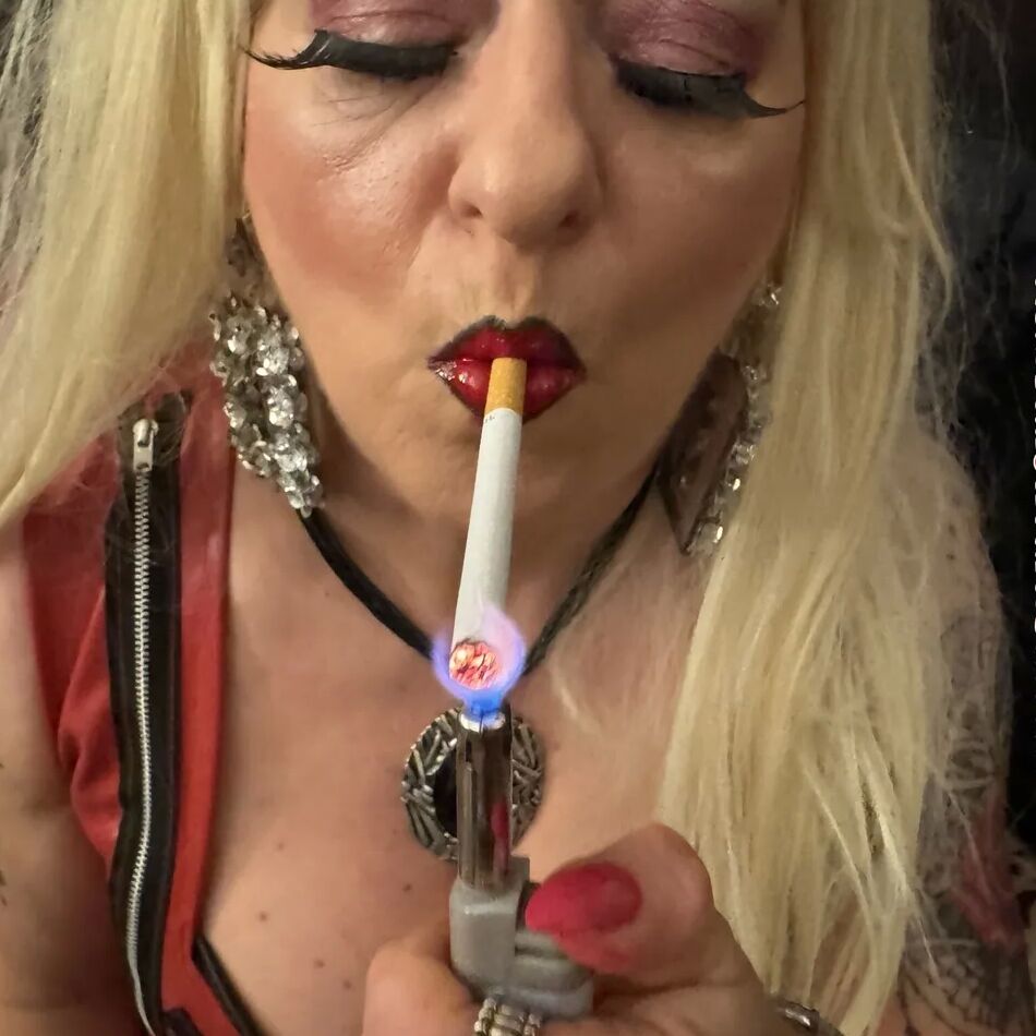 20 Pics WHORE MOMMY TAKES YOUR COCK