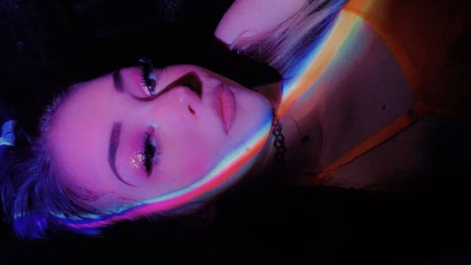 20 Pics CrybabyCari Under The Neons