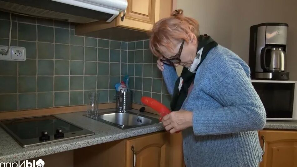 13 Pics Grandma found a sextoy from a teen girl