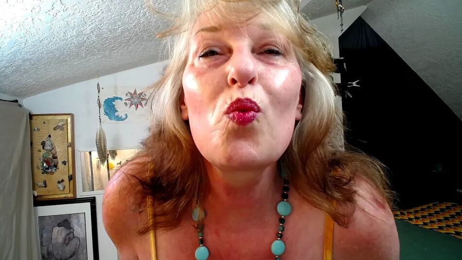 13 Pics Mature hottie DawnSkye is such a showoff