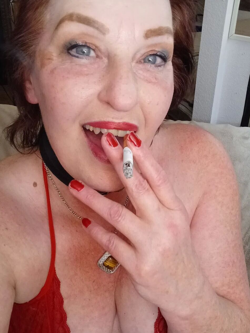 19 Pics Smokin...