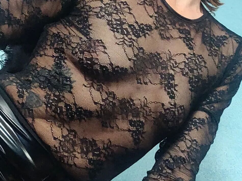 18 Pics Real couple in a fetish game