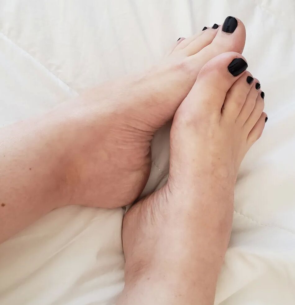 9 Pics My pretty little foot.