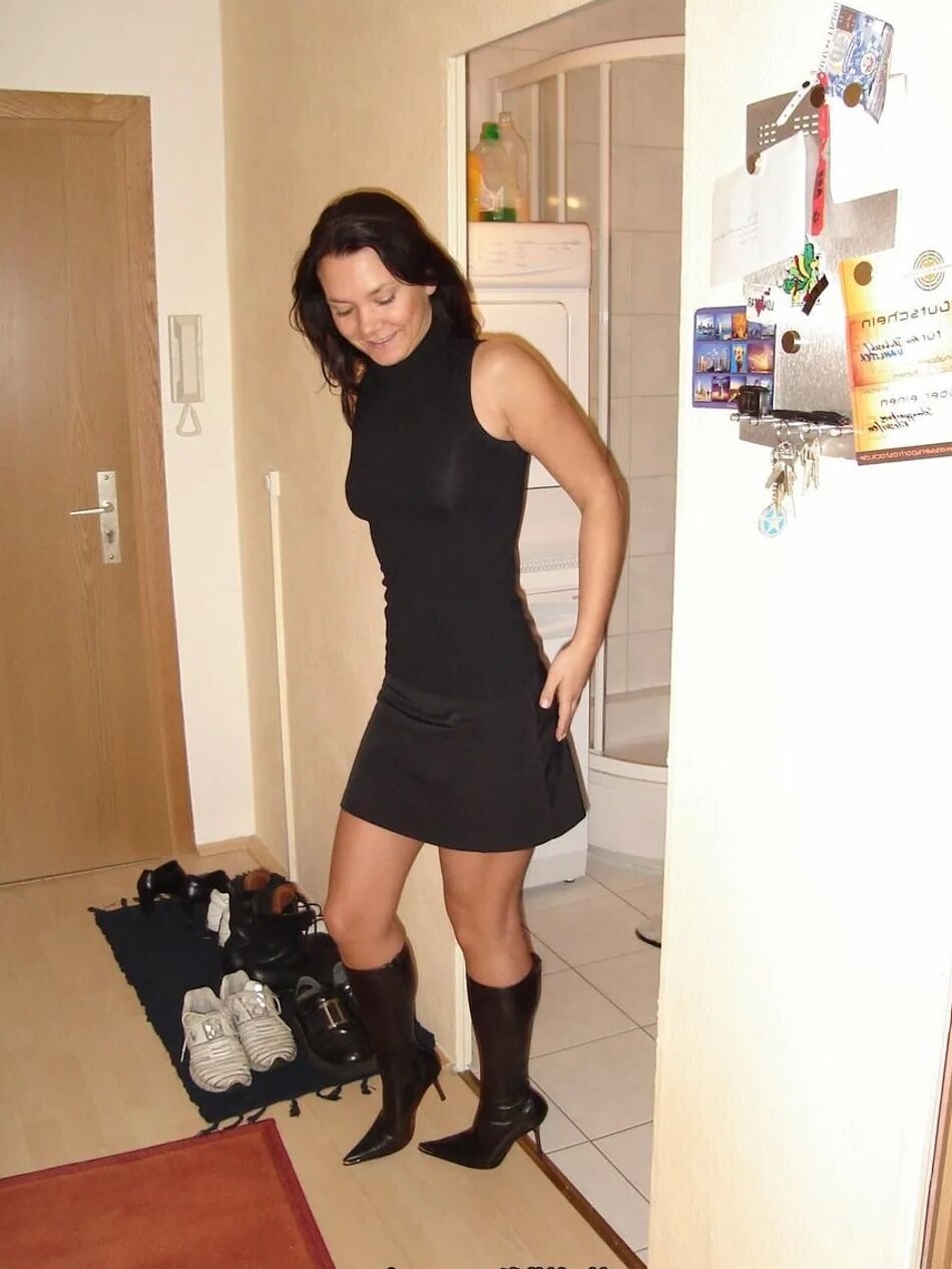 20 Pics My MILF Exposed - Happy wife
