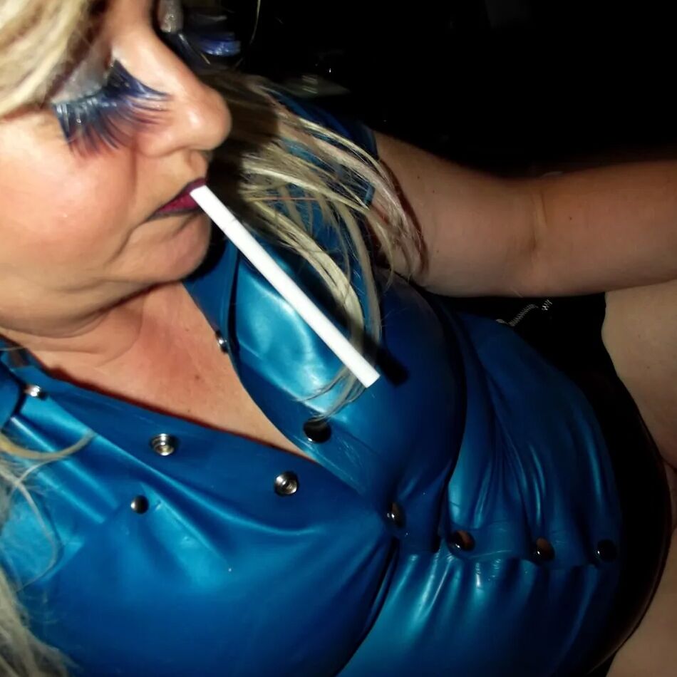 20 Pics SHIRLEY SLUT 728
