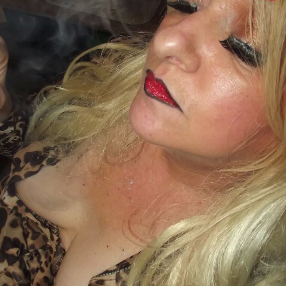 20 Pics SHIRLEY SLUT 692