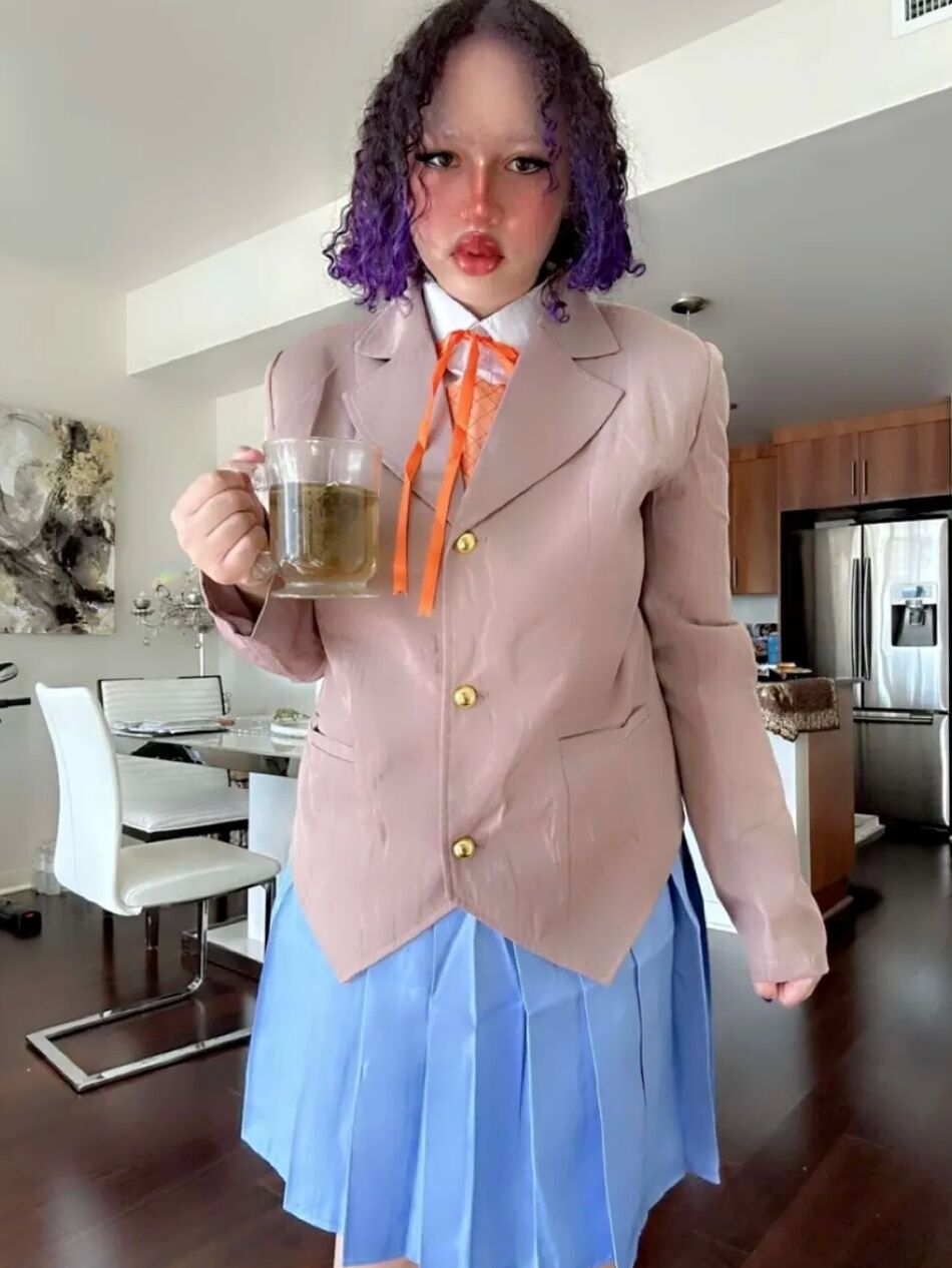 15 Pics Doki Doki Literature Club Yuri Cosplay