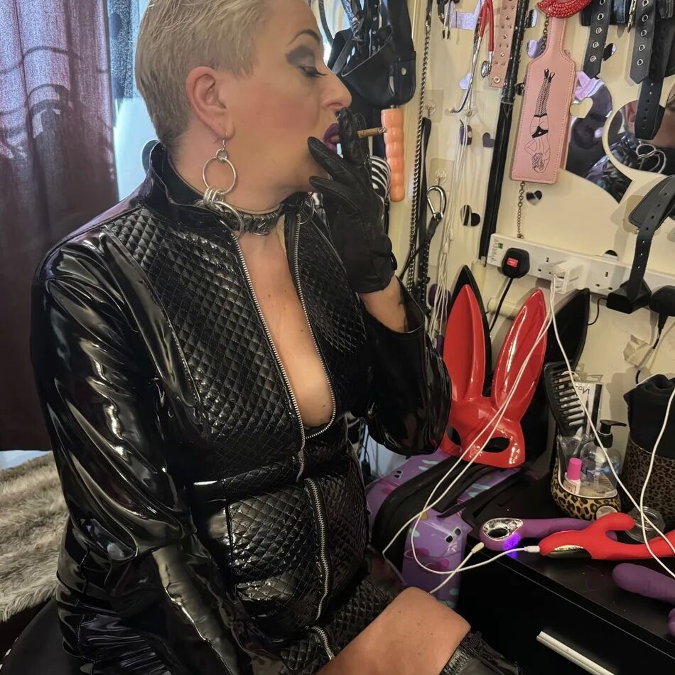 20 Pics SHIRLEY MISS DOMINATRIX