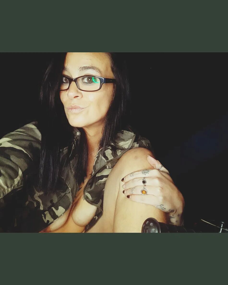 18 Pics Life's to short to not be a dirty girl