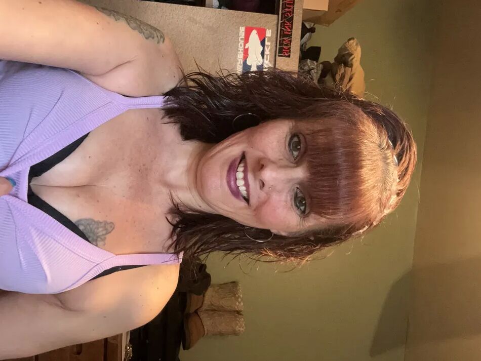 10 Pics Lonely milf