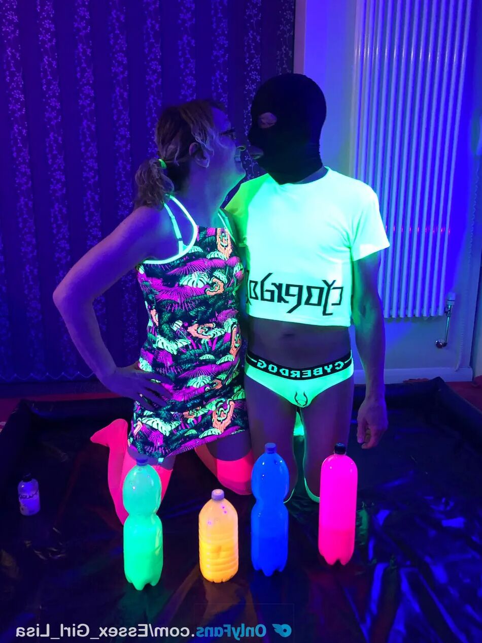 14 Pics Playing with glow in the dark UV slime with my slave