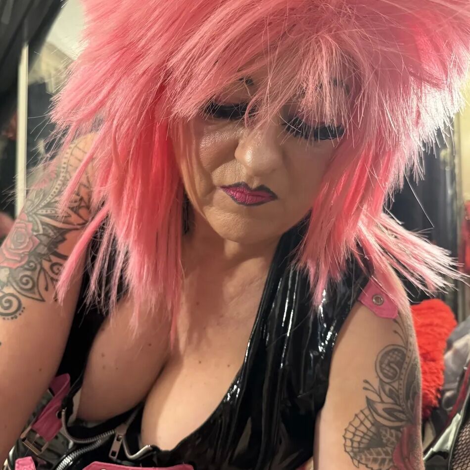 20 Pics SHIRLEY SLUT TRAMP 2023