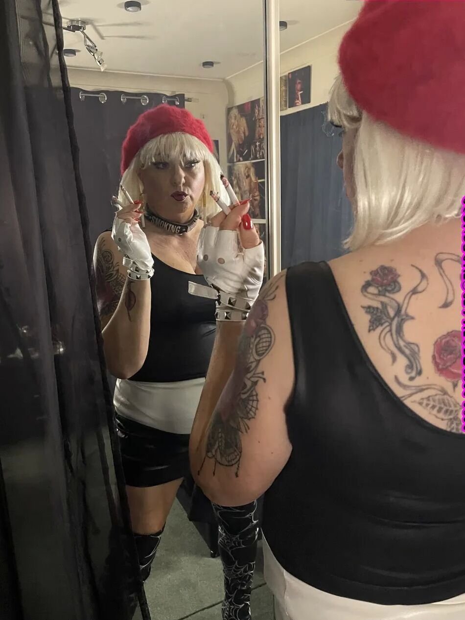 20 Pics SHIRLEY SMOKING WHORE RETURNS