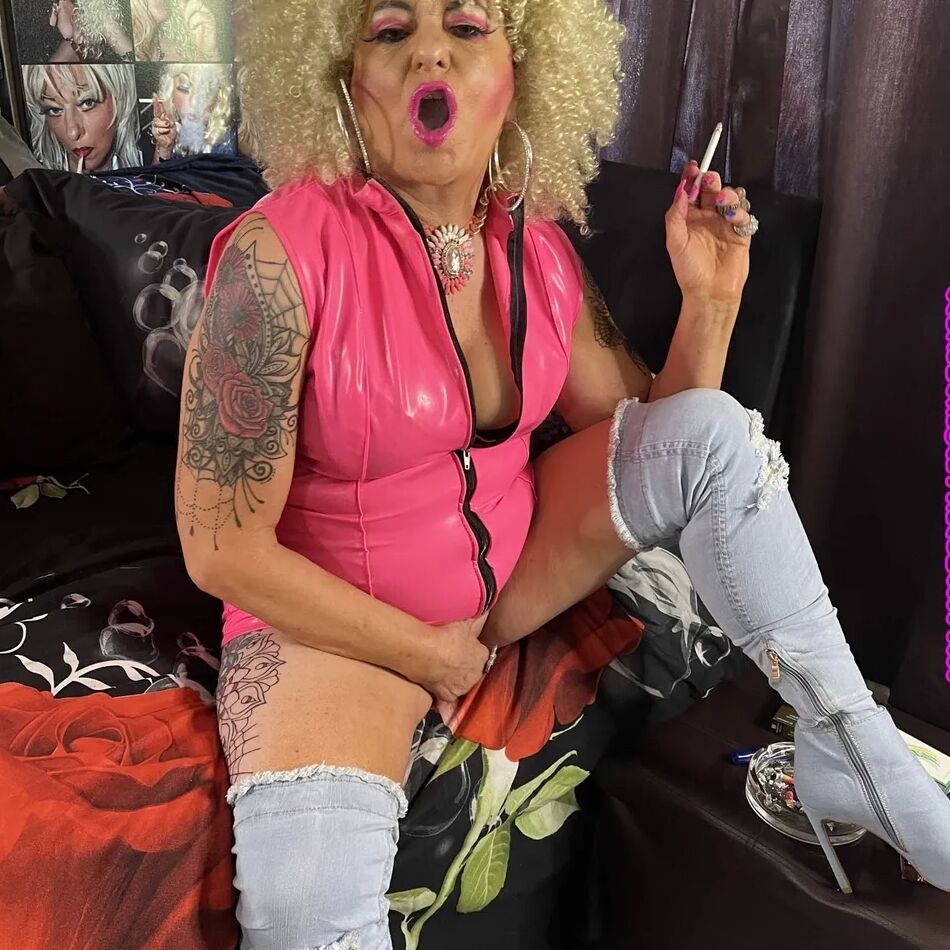 20 Pics SHIRLEY I M A CHEAP WHORE FOR SEX
