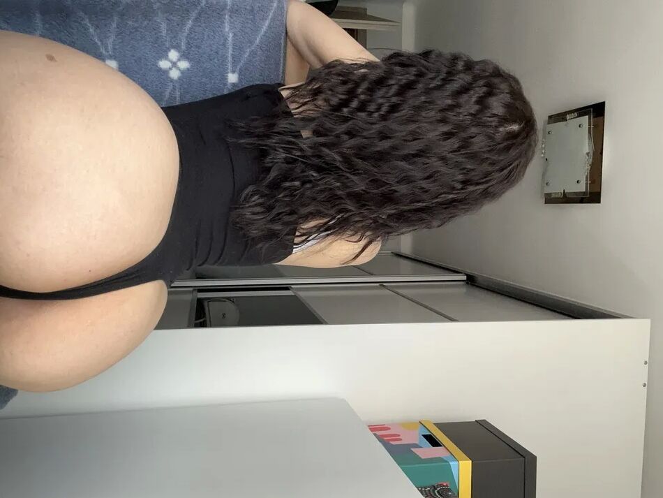 9 Pics In Black!