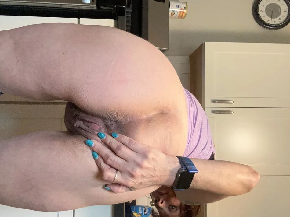10 Pics Lonely milf