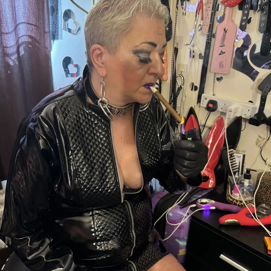 20 Pics SHIRLEY MISS DOMINATRIX