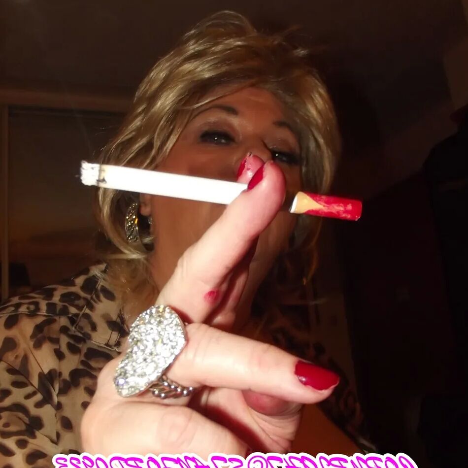 20 Pics SHIRLEY SLUT 746