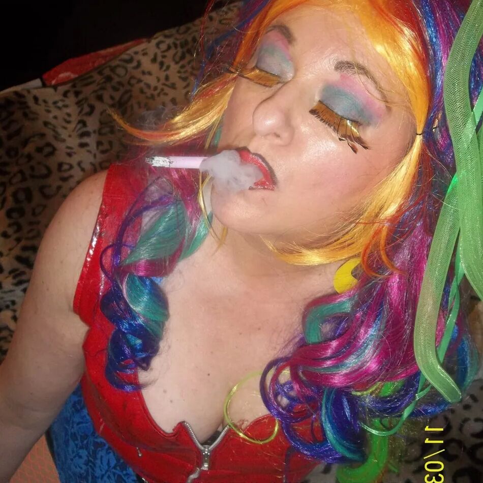 20 Pics SHIRLEY SLUT 658