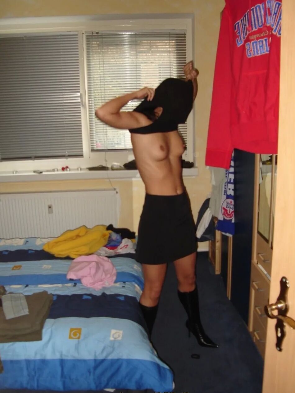20 Pics My MILF Exposed - Happy wife
