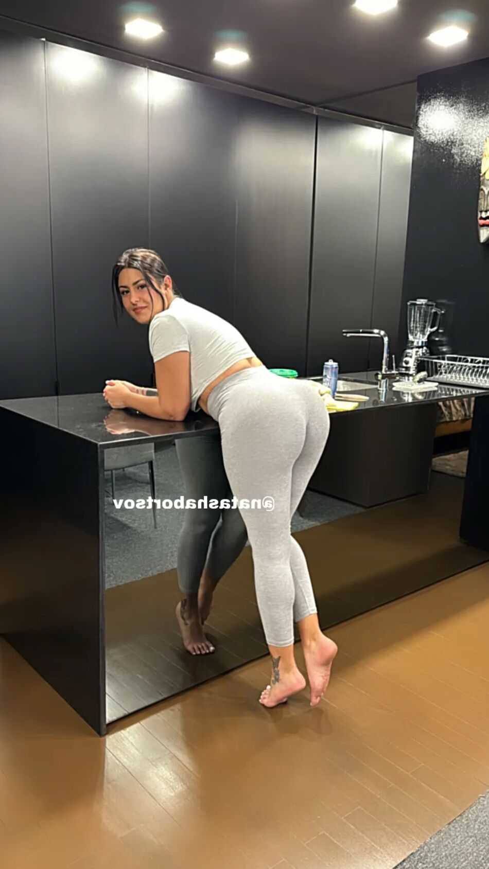11 Pics Natasha Bortsov playing in the kitchen with her pussy