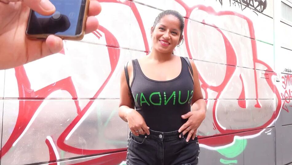 12 Pics Curvy Latina Amy Amor with Big natural Tits and Butt