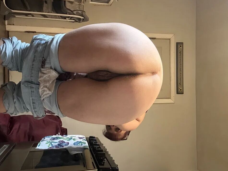 8 Pics Lonely milf
