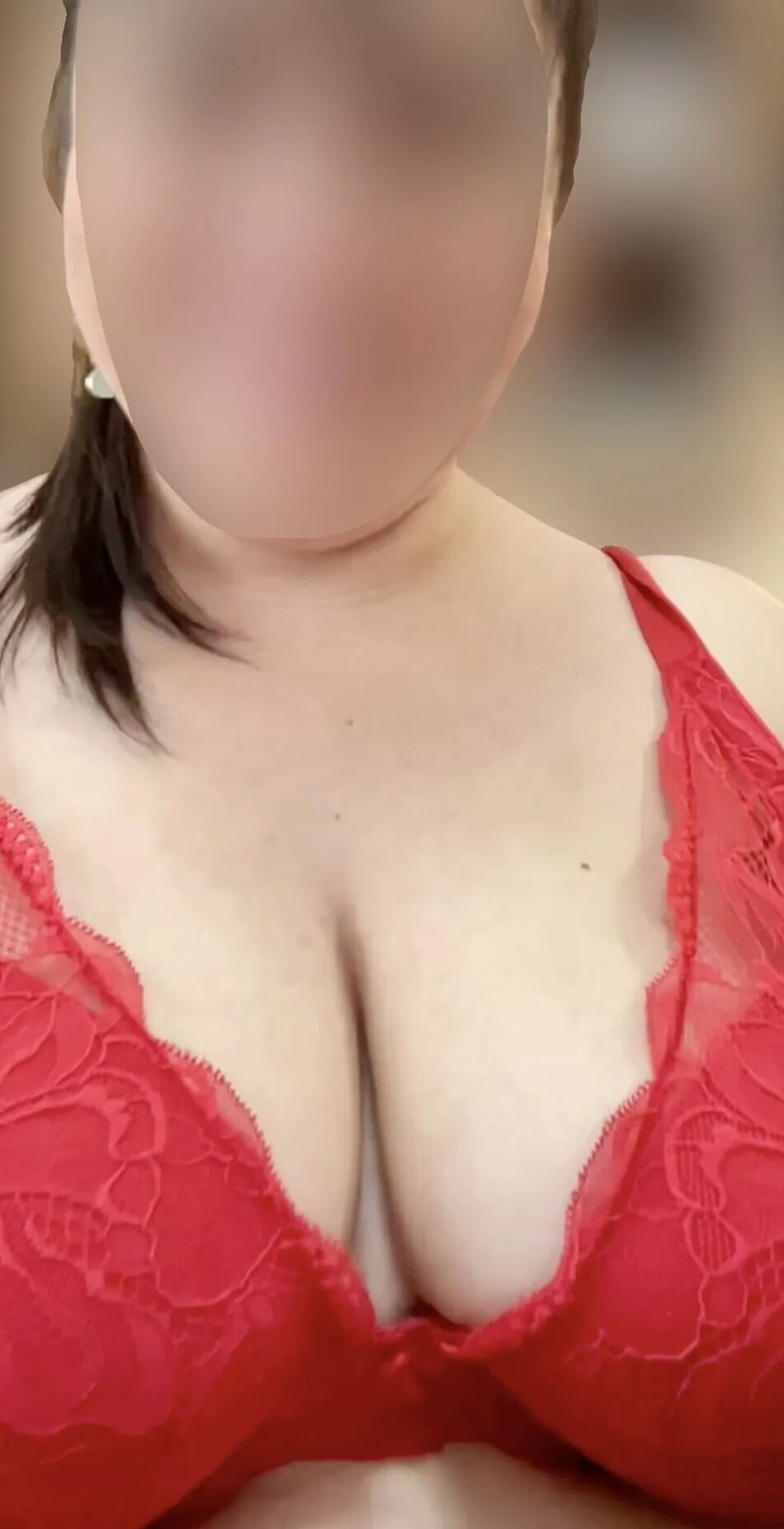20 Pics Just Rach’s Tits in a Red Bra