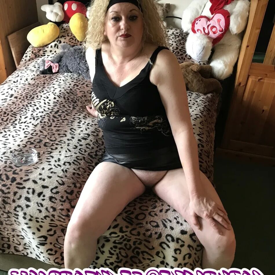 20 Pics SHIRLEY SLUT 767