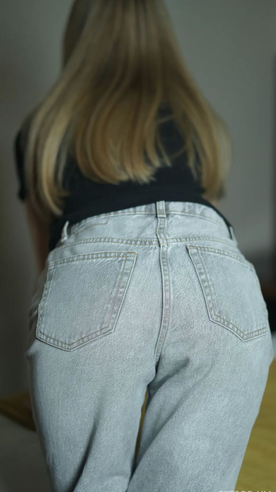 10 Pics Hot teen shows what she has under clothes