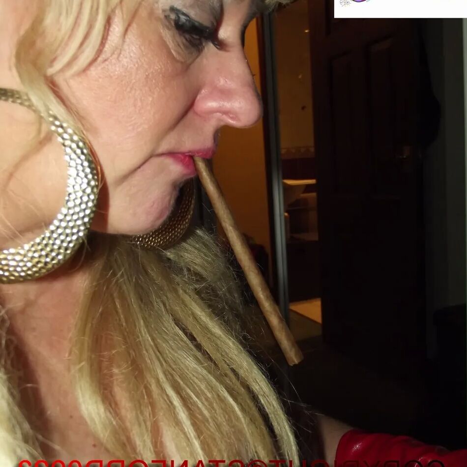 20 Pics SHIRLEY SLUT 821