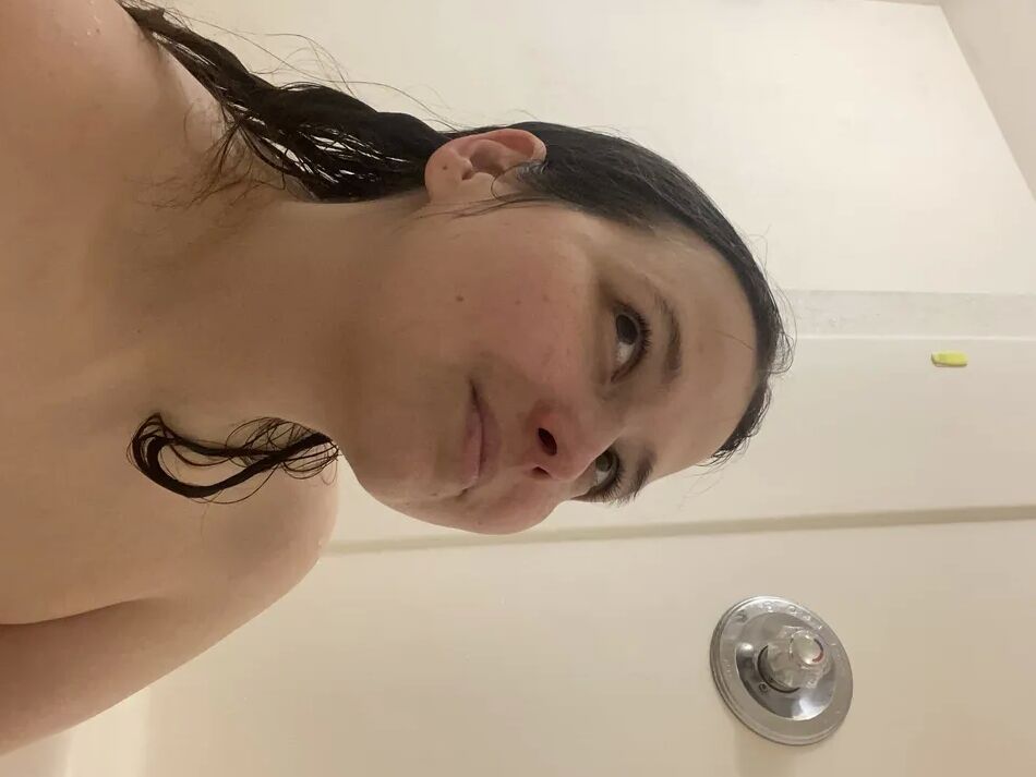 17 Pics Post Shower