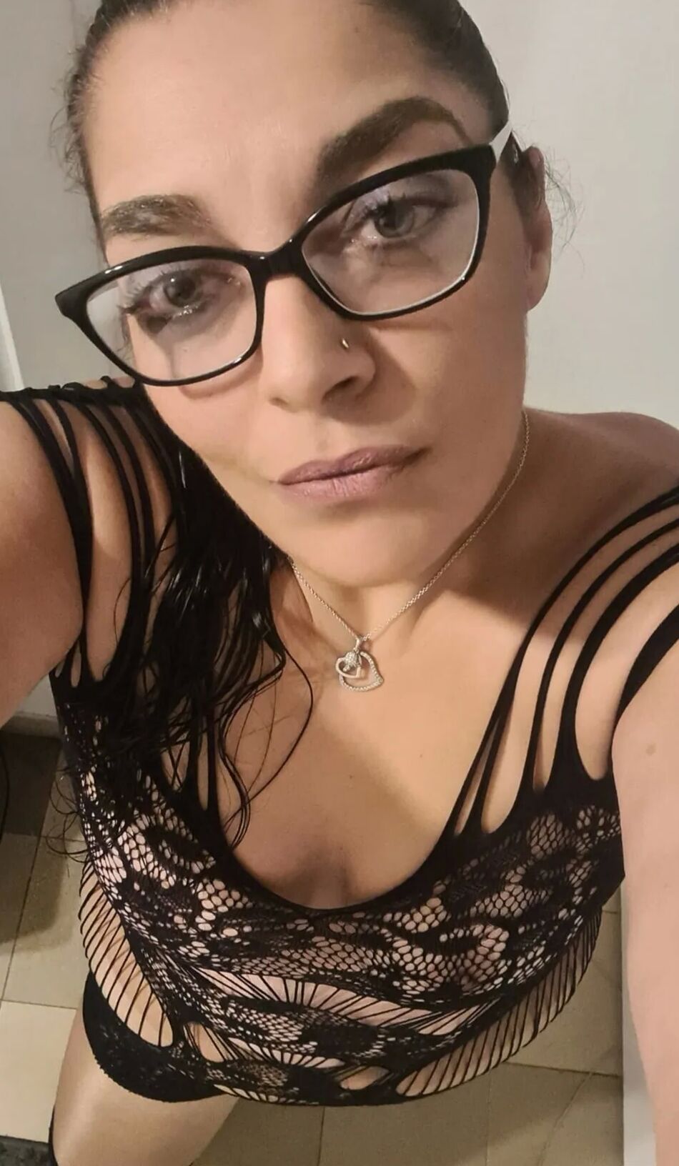 6 Pics Cum Slut Gangbang Milf Bitch Eva Fishnets Glasses