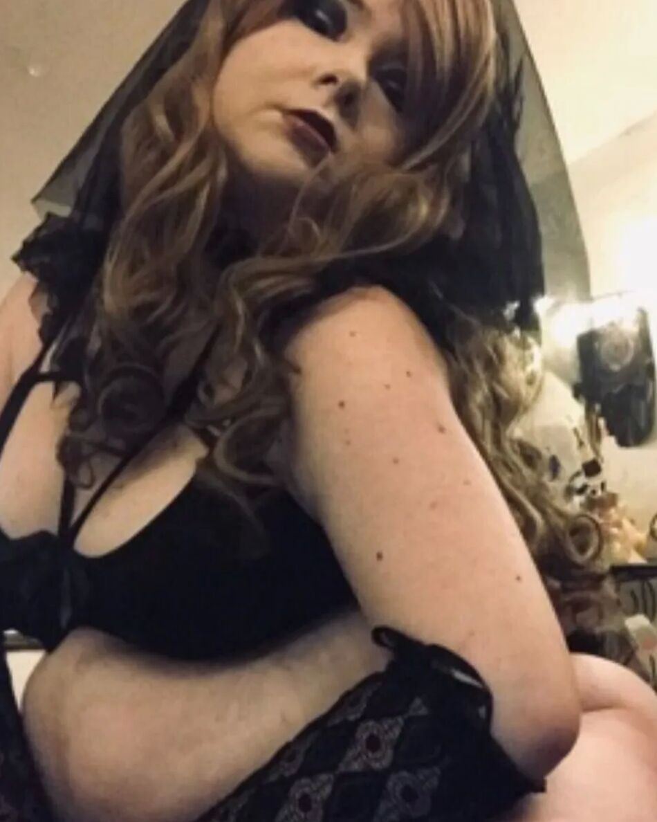 20 Pics Fette Gothic Fotze