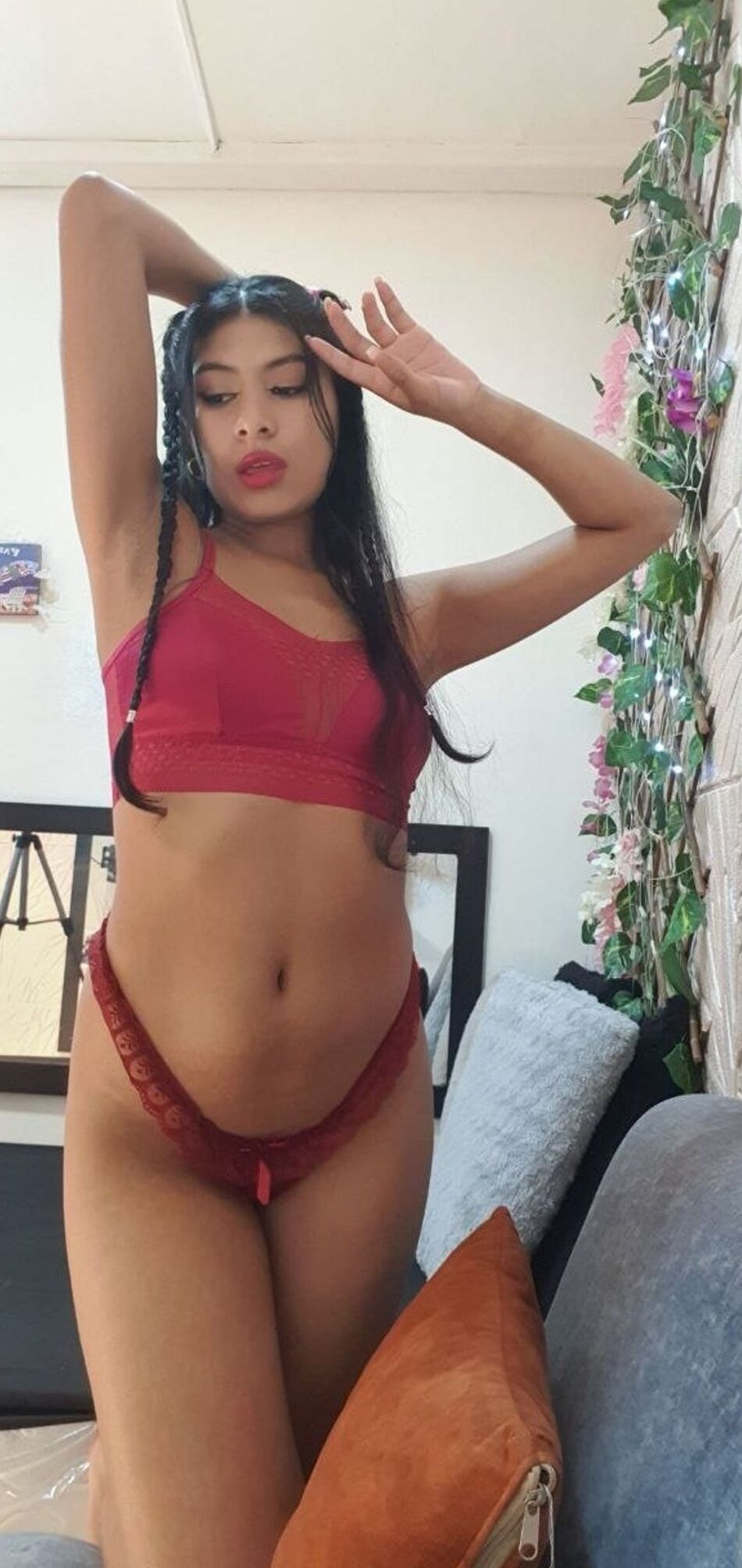 7 Pics My red lingerie!